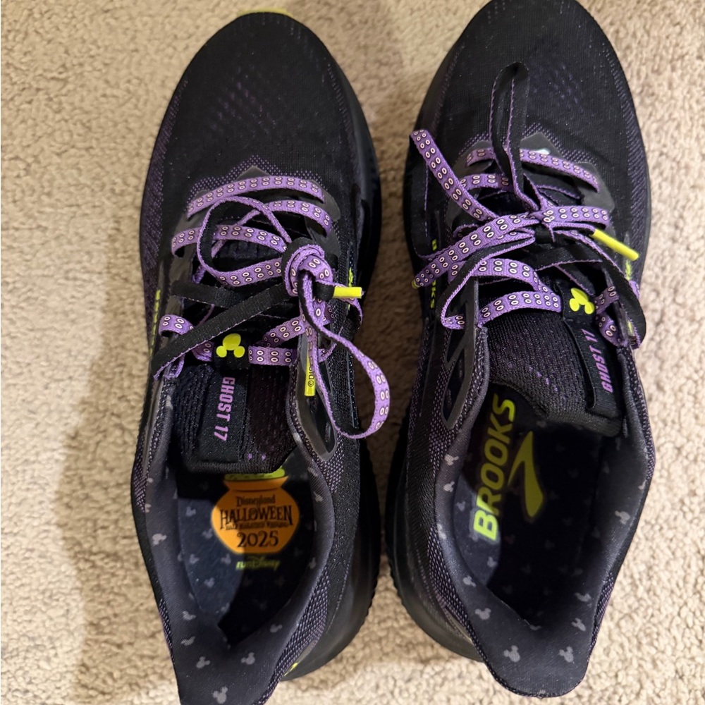 BROOKS- Disneyland Halloween Half Marathon  Women's Black and Purple Sneakers